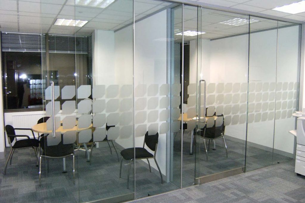 Kantar, Hanger Lane, London. Frameless Glass Partitioning
